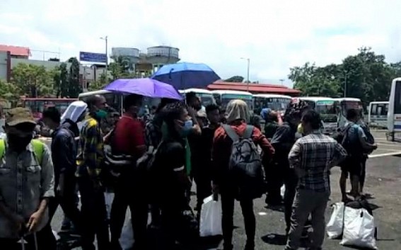 11 Tripura passengers stranded in Guwahati 11 Tripura passengers stranded in Guwahati